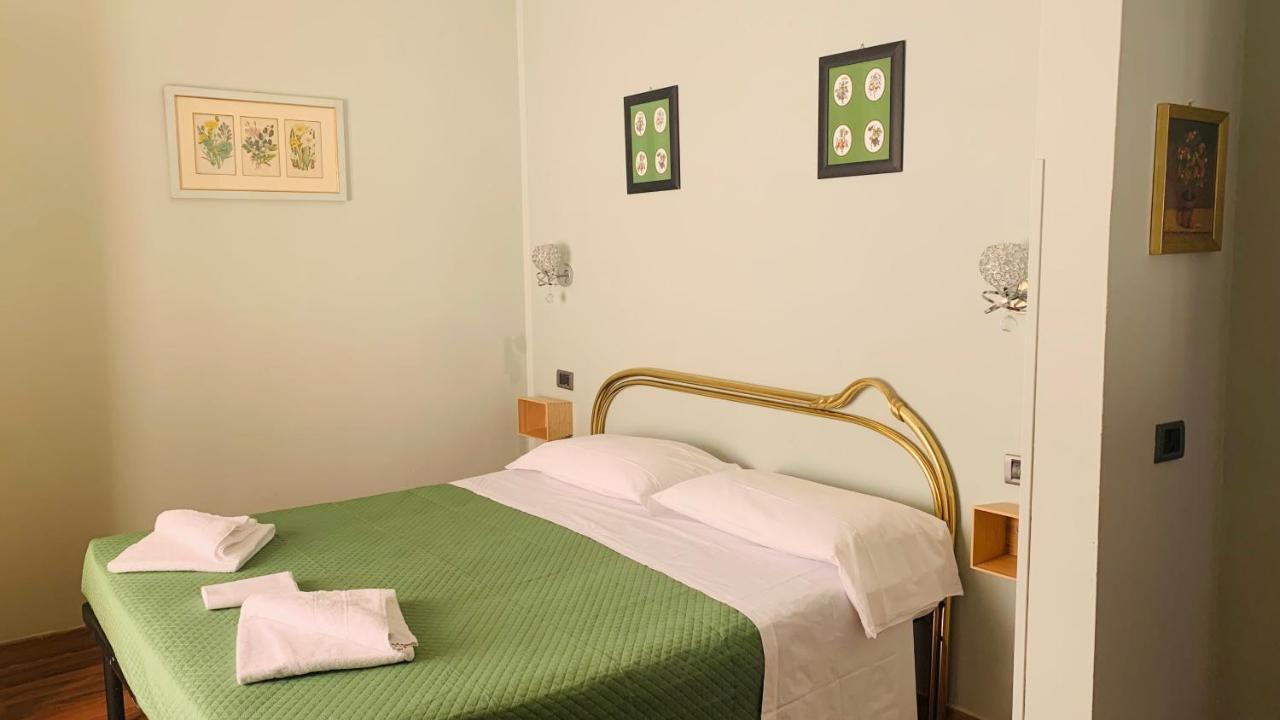 PICCOLO HOTEL Con Access ZTL !!! Ɲel Ƈentro Storico di Ƒirenze !!! Esterno foto