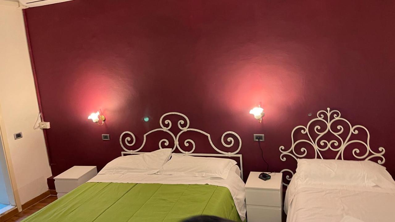 PICCOLO HOTEL Con Access ZTL !!! Ɲel Ƈentro Storico di Ƒirenze !!! Esterno foto