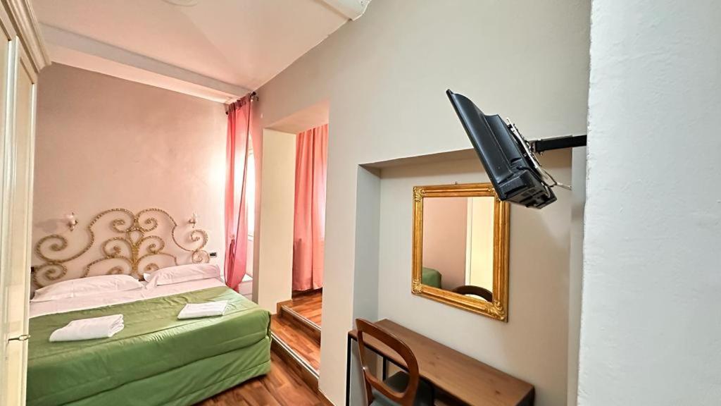 PICCOLO HOTEL Con Access ZTL !!! Ɲel Ƈentro Storico di Ƒirenze !!! Esterno foto