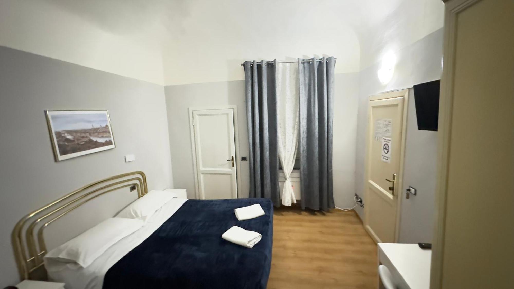 PICCOLO HOTEL Con Access ZTL !!! Ɲel Ƈentro Storico di Ƒirenze !!! Esterno foto