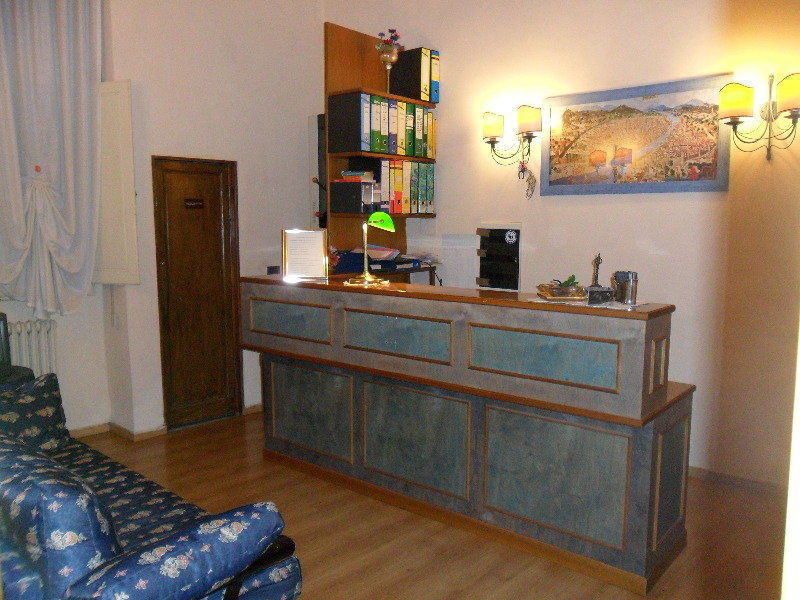 PICCOLO HOTEL Con Access ZTL !!! Ɲel Ƈentro Storico di Ƒirenze !!! Esterno foto
