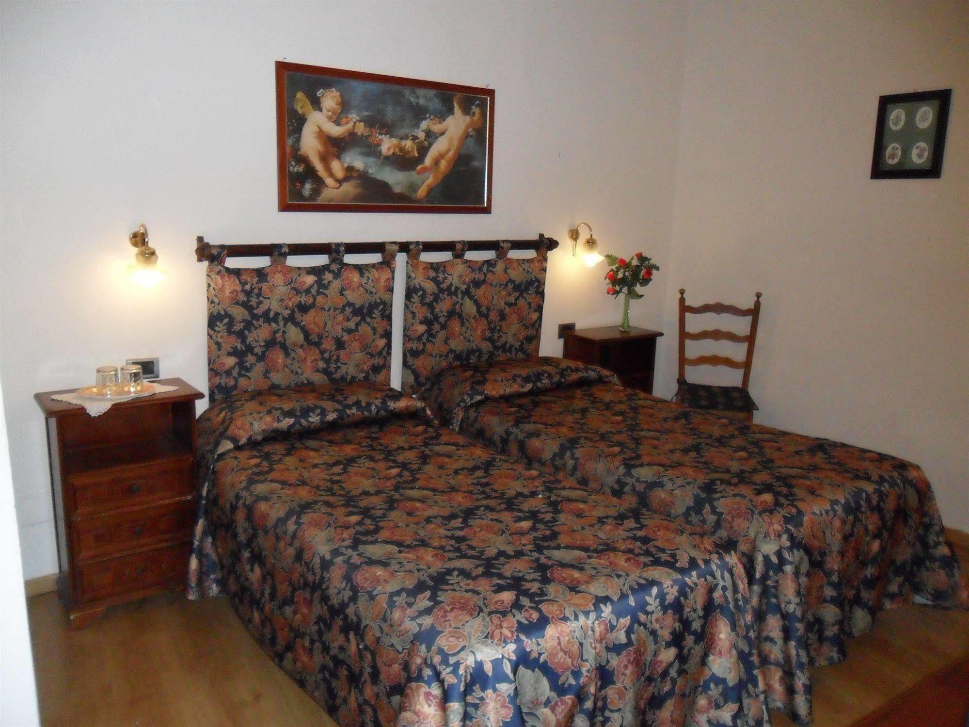 PICCOLO HOTEL Con Access ZTL !!! Ɲel Ƈentro Storico di Ƒirenze !!! Esterno foto